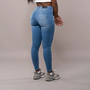 FIT JEANS light artic blue mid waist skinny Jean size Small